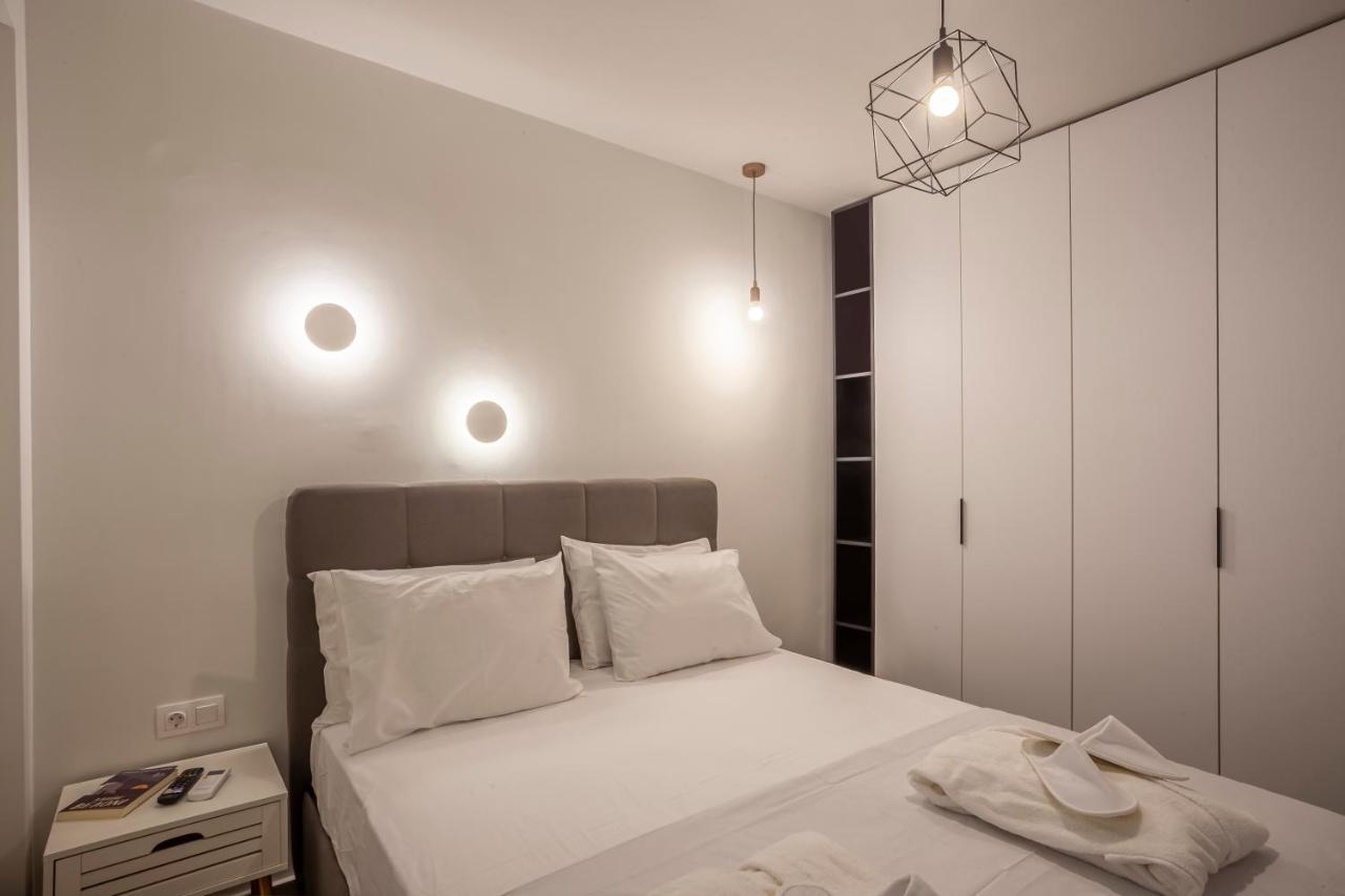 Apartment Simone By Socrates Junior